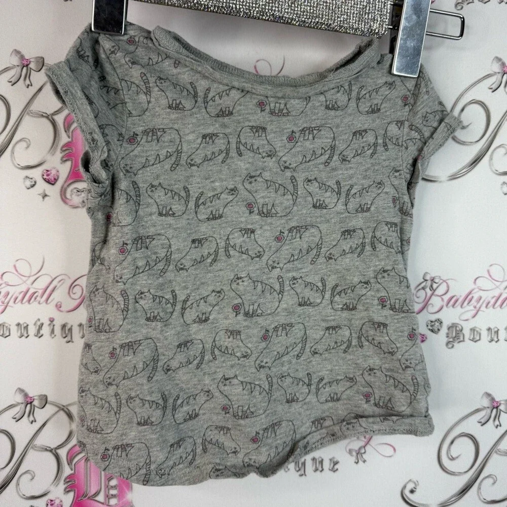 Old Navy shirt top cats kittens flowers floral Gray Kids Tee with Cat Pattern